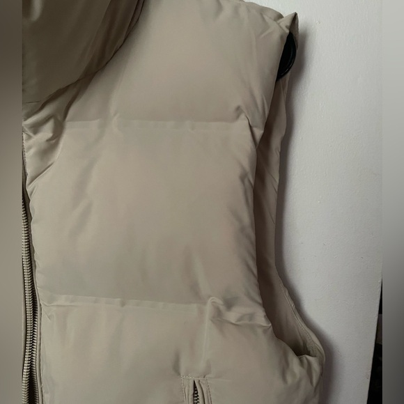 Zara Beige Gilet Double faced Cropped Light Tan Puffer Vest NEW - Picture 5 of 13